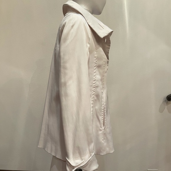 Zara Women’s White Jacket - Picture 2 of 3